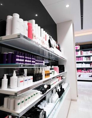 化妝品零售 打造美麗與自信的專屬空間